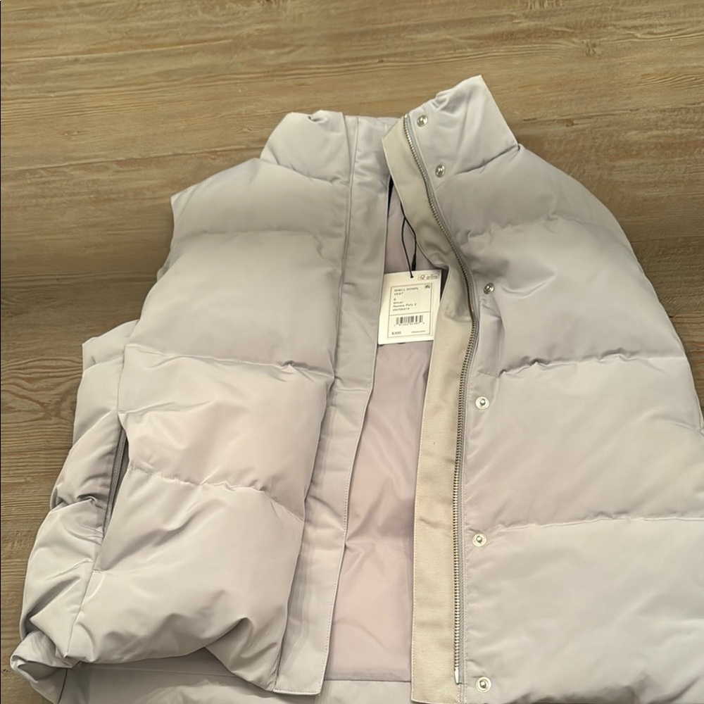 Theory Women's Puffer Jacket in Light Gray